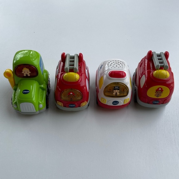 Vetch set of four vehicles With Lights and Sounds - Picture 2 of 14